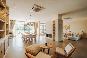 TV, table football, stereo