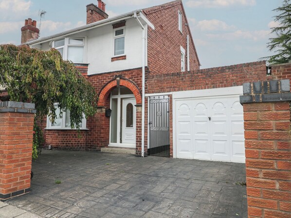 تفاصيل الفندق من الخارج