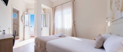 Comfort Double Room, City View | Bathroom | Hair dryer, towels, soap, shampoo
