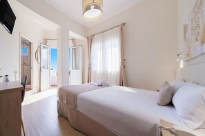 Chambre Confort double, vue sur la ville | Salle de bain | Séchoir à cheveux, serviettes fournies, savon, shampooing