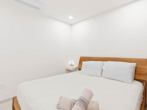 1 bedroom, in-room safe, iron/ironing board, WiFi