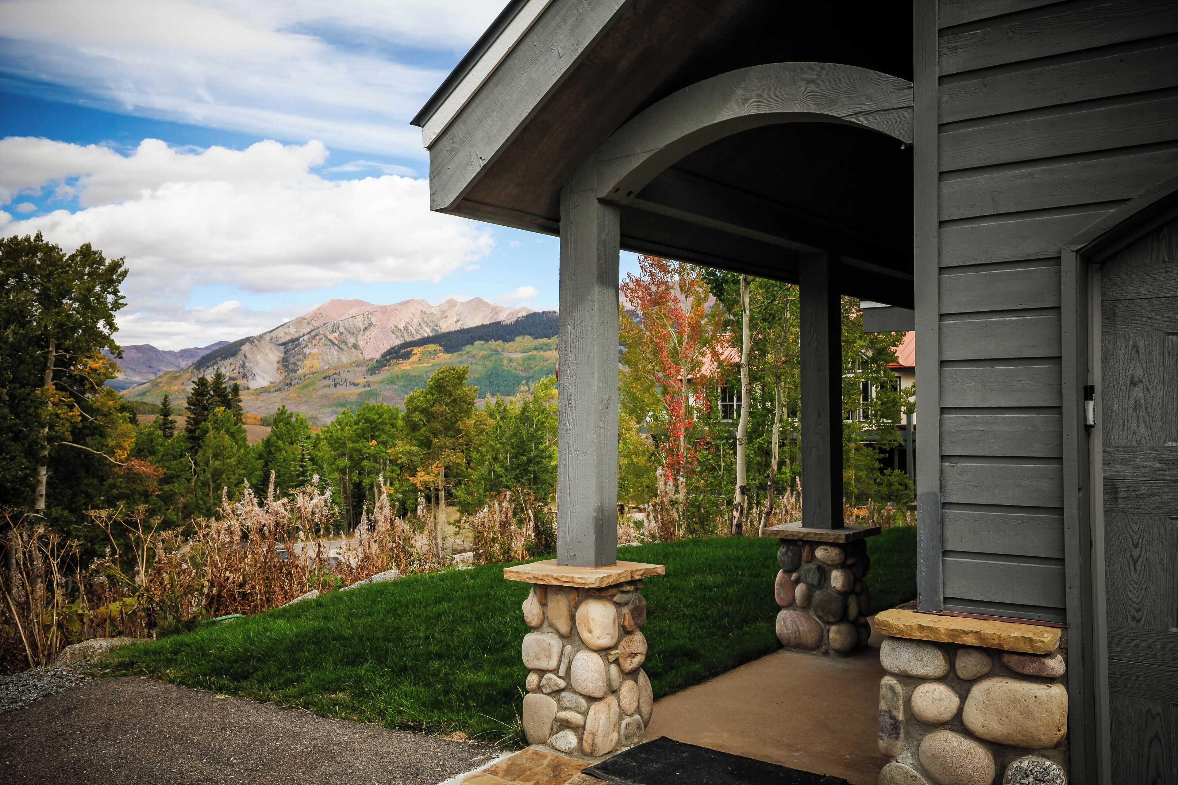 المنطقة المحيطة بالمنشأة