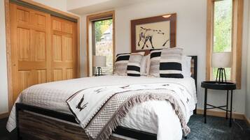 5 bedrooms, iron/ironing board, free WiFi, bed sheets