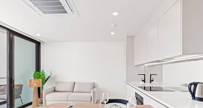 C314 - Stunning 1 Bedroom Apartment