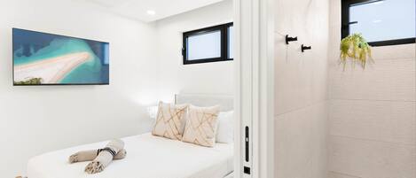 2 habitaciones, tabla de planchar con plancha, wifi y ropa de cama