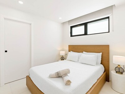 D428 – Spacious 2-Bedroom Lagoon View with Balcony