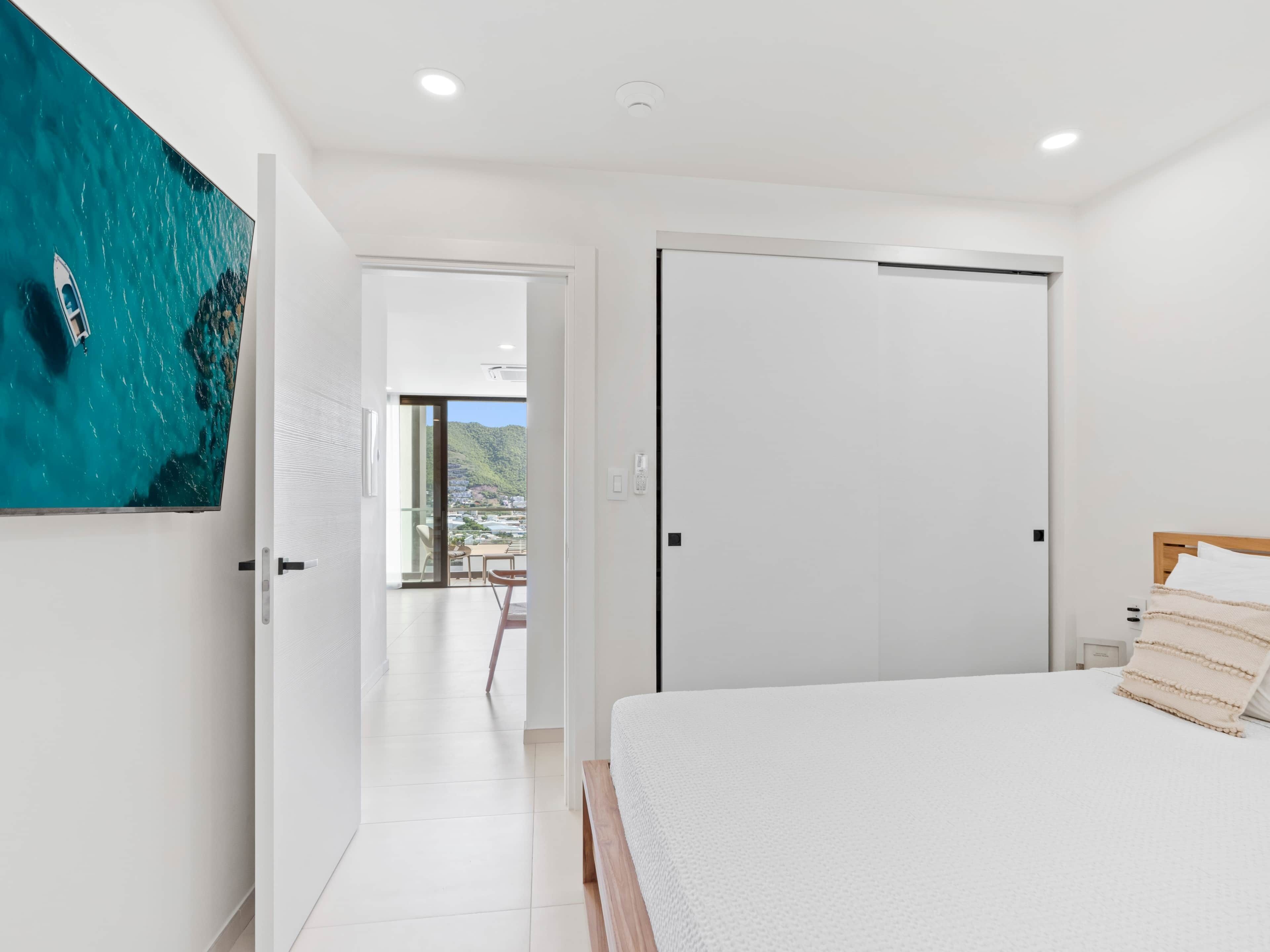 1 غرفة نوم وخزنة داخل الغرفة ومكواة/لوح كي وواي فاي