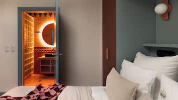 Loft superior, ar-condicionado, no mezanino | Área de estar | TV de tela plana