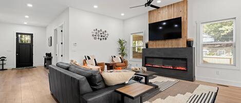 Smart TV, fireplace, table tennis