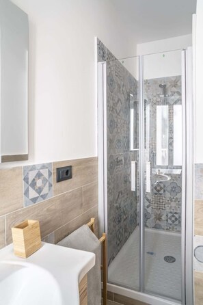 Douche, séchoir à cheveux