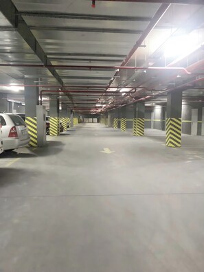 Self-parking (surcharge) 1000 per day