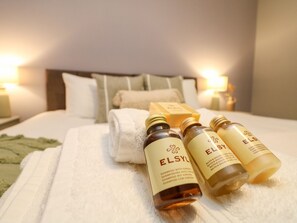 1 Schlafzimmer, individuell dekoriert, individuell eingerichtet