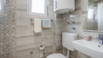 Shower, towels