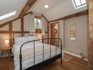 3 bedrooms, individually decorated, individually furnished, free WiFi