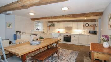 Rentaplats i utensilis de cuina, vaixella i coberteria