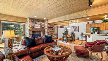 Télévision, cheminée