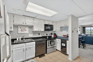 Mikrowelle, Ofen, Herdplatte, Geschirrspüler