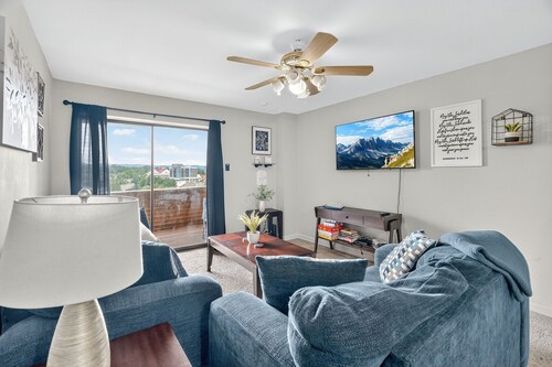 Maryville Condo near Smokies • Downtown • Airport