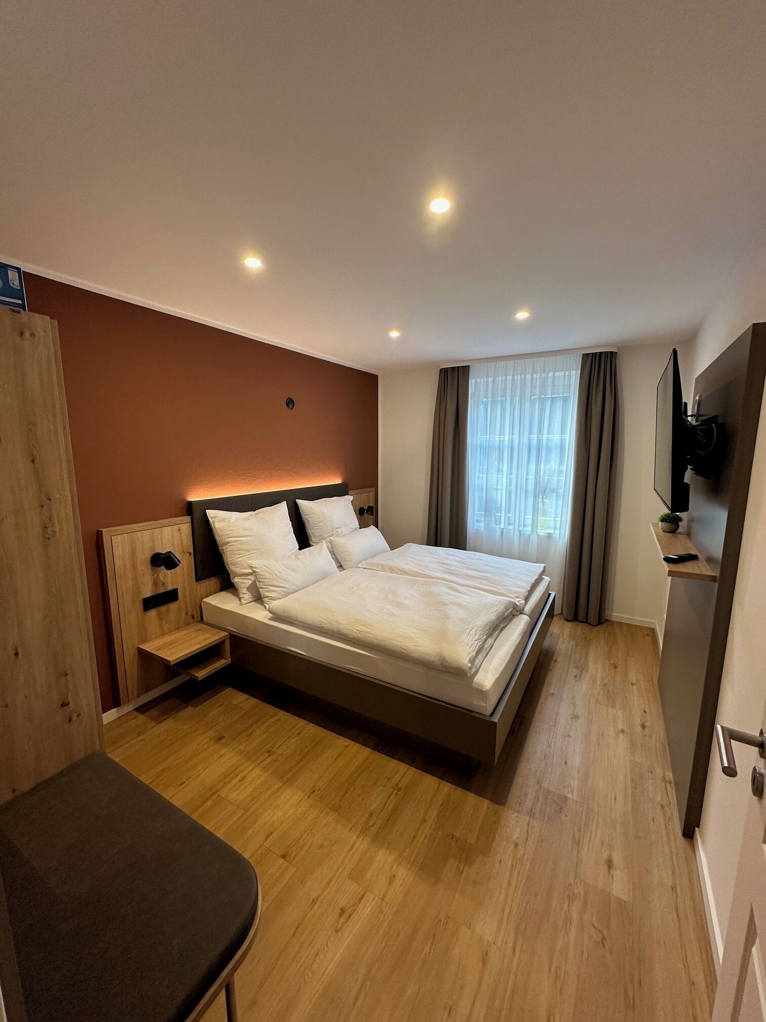 1 slaapkamer, een strijkplank/strijkijzer, internet, beddengoed