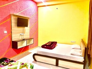 Deluxe Double Room, City View | Free WiFi, bed sheets