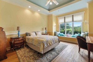 6 bedrooms, iron/ironing board, free WiFi, bed sheets