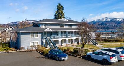The Hood River Condominiums