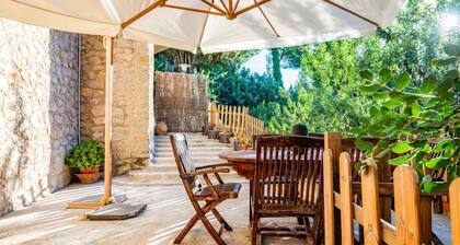 Holiday Home 'Casa en las Montañas de Benicassim' with Sea View, Private Terrace and Wi-Fi