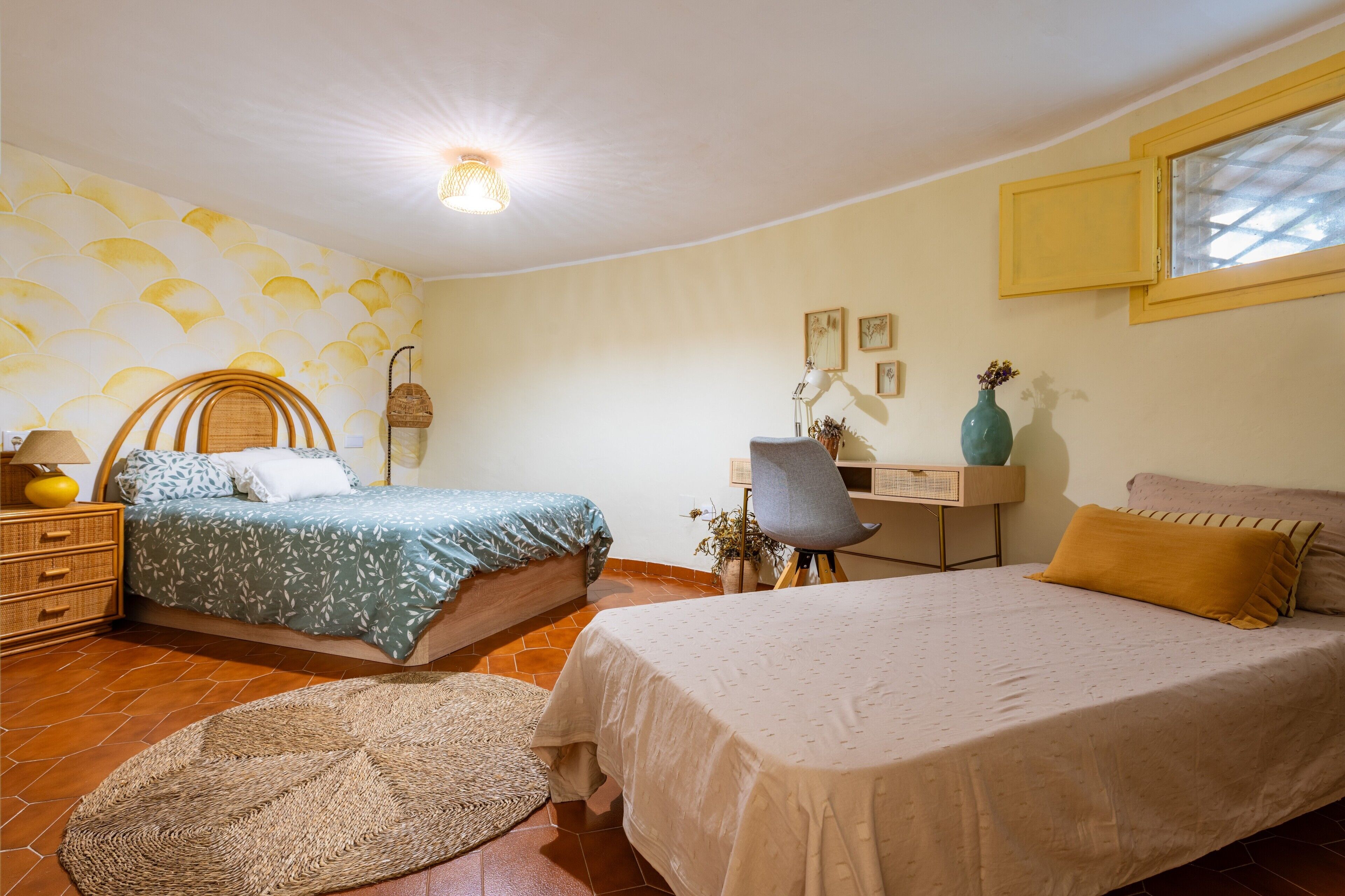 1 habitación, escritorio, wifi y ropa de cama 
