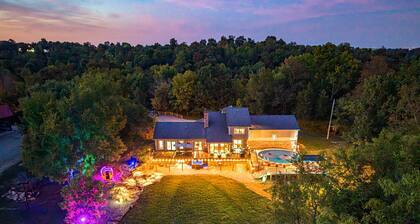 POOL~Speakeasy~3mi2Bardstown~GameRM~Hot Tub~Sauna