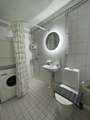 Shower, free toiletries, hair dryer, bathrobes