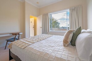 2 chambres, fer et planche à repasser, lit de bébé portatif, Wi-Fi