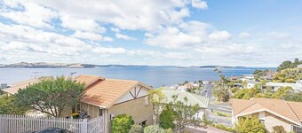 Azure Vista Sunny Escape overlooking River Derwent