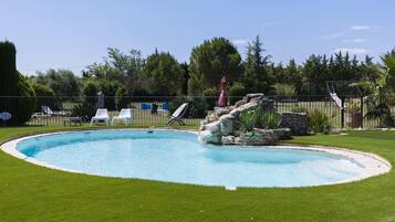 Piscina externa sazonal