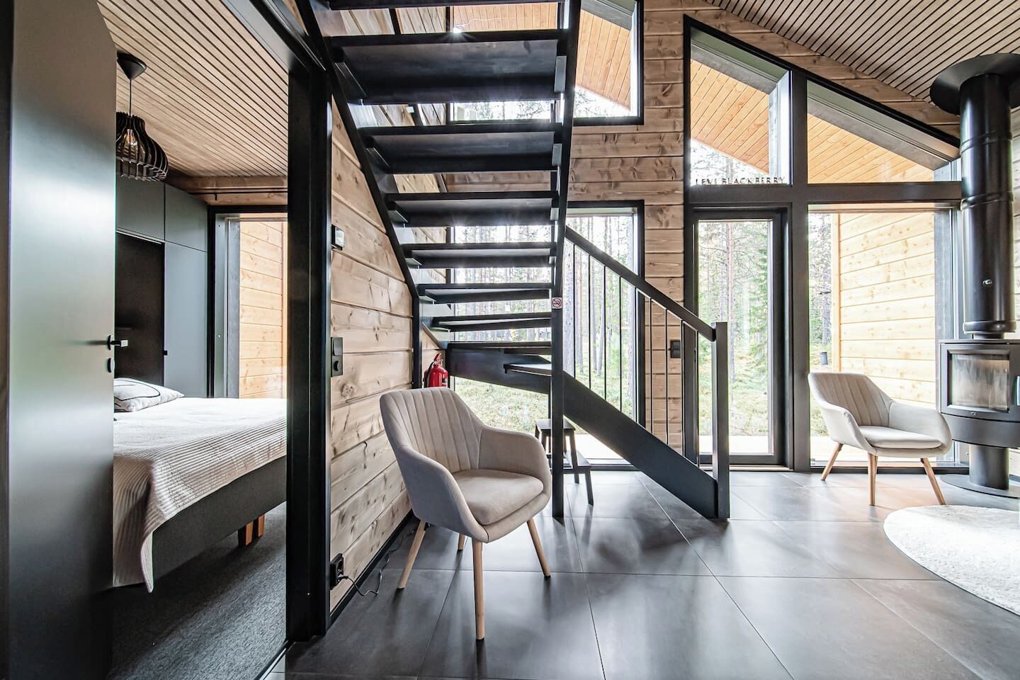 2 多间卧室、办公桌、熨斗/熨衣板、WiFi