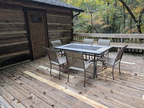 Outdoor dining - Duncan-Logan Frontier Cabin NOW 2-Bedrooms (Rutherfordton)