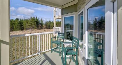 2bd, 2ba, Walk to Town and Beach (SRetreat)