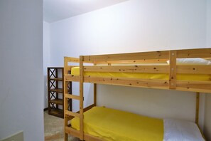 Căn hộ | 2 phòng ngủ, trang bị nội thất với thiết kế riêng biệt, bộ trải giường