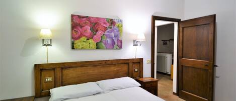 Apartment | 2 Schlafzimmer, individuell eingerichtet, BettwÀsche