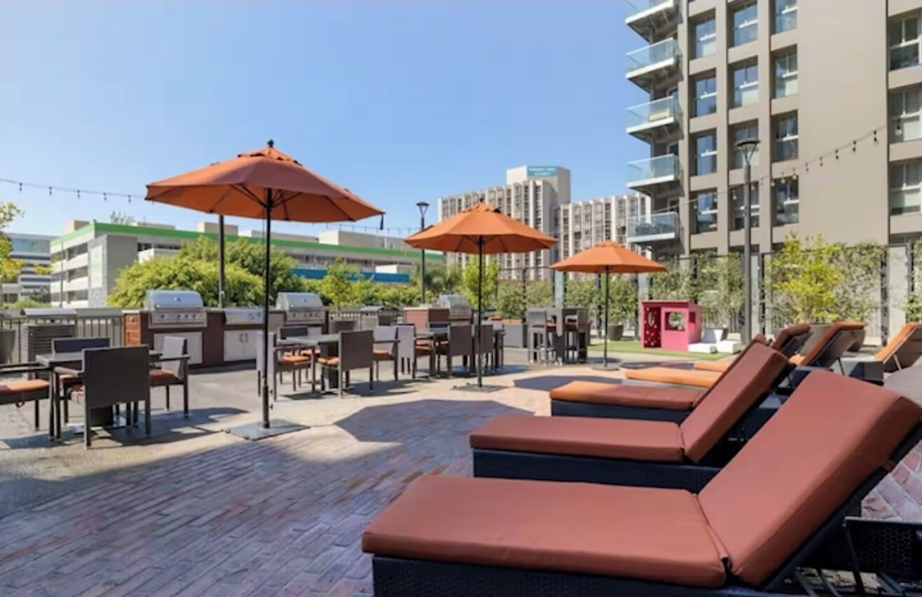 屋外ダイニングエリア