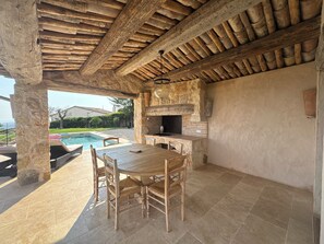 Outdoor dining - Mas provençal (Cabris)