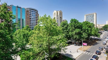 Apartemen Keluarga, balkon, pemandangan taman | Pemandangan balkon