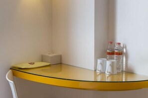 Room - Amaris Hotel Hertasning Makassar (Makassar)