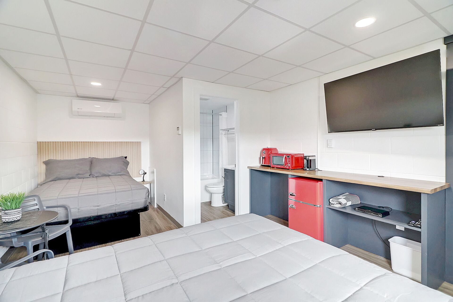 Laptopgeeigneter Arbeitsplatz, kostenloses WLAN