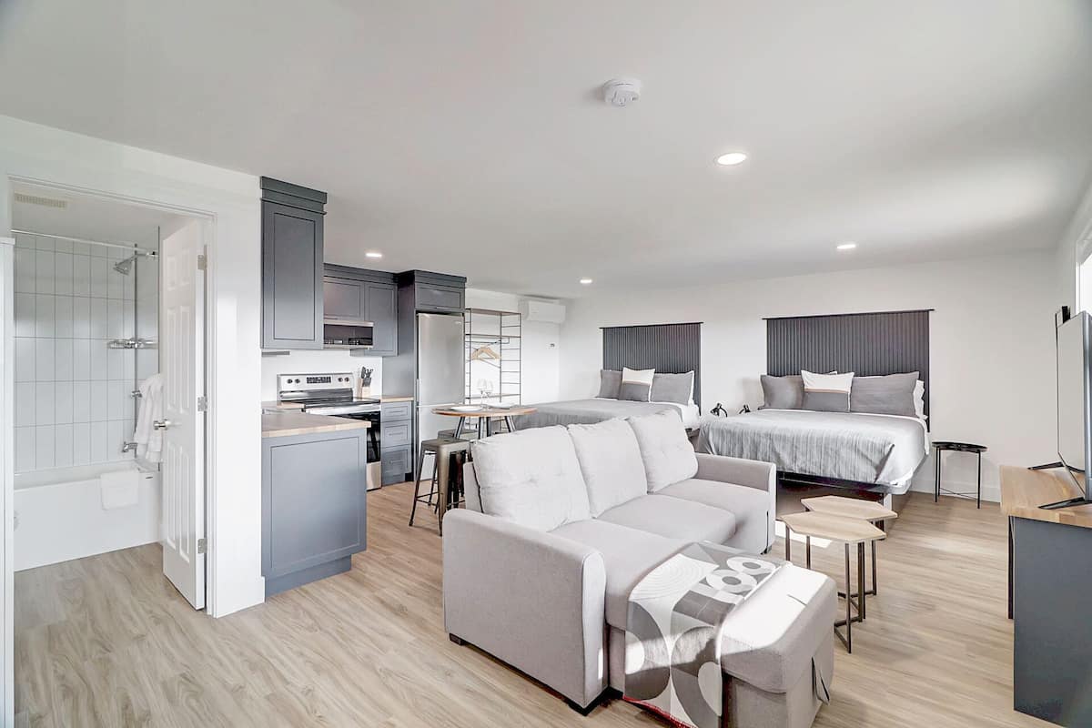 Deluxe Suite, Balcony | Laptop workspace, free WiFi