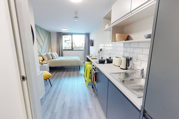 1 bedroom, iron/ironing board, WiFi, bed sheets - Superb Studio Apartment - 006 (Middlesbrough)