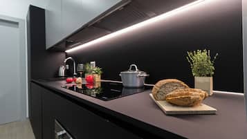 Forno, piano cottura, lavastoviglie, tostapane