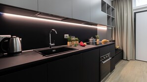 Forno, piano cottura, lavastoviglie, tostapane