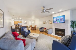 TV, fireplace - Charmed Life at Delton Grand (Wisconsin Dells)
