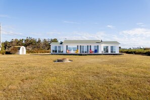 Exterior - Shore to Sky Oceanfront Escape with Sunroom, Stunning Views & Beach Access (Prince Edward Island)