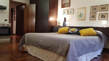 Fer et planche à repasser, Wi-Fi, draps fournis